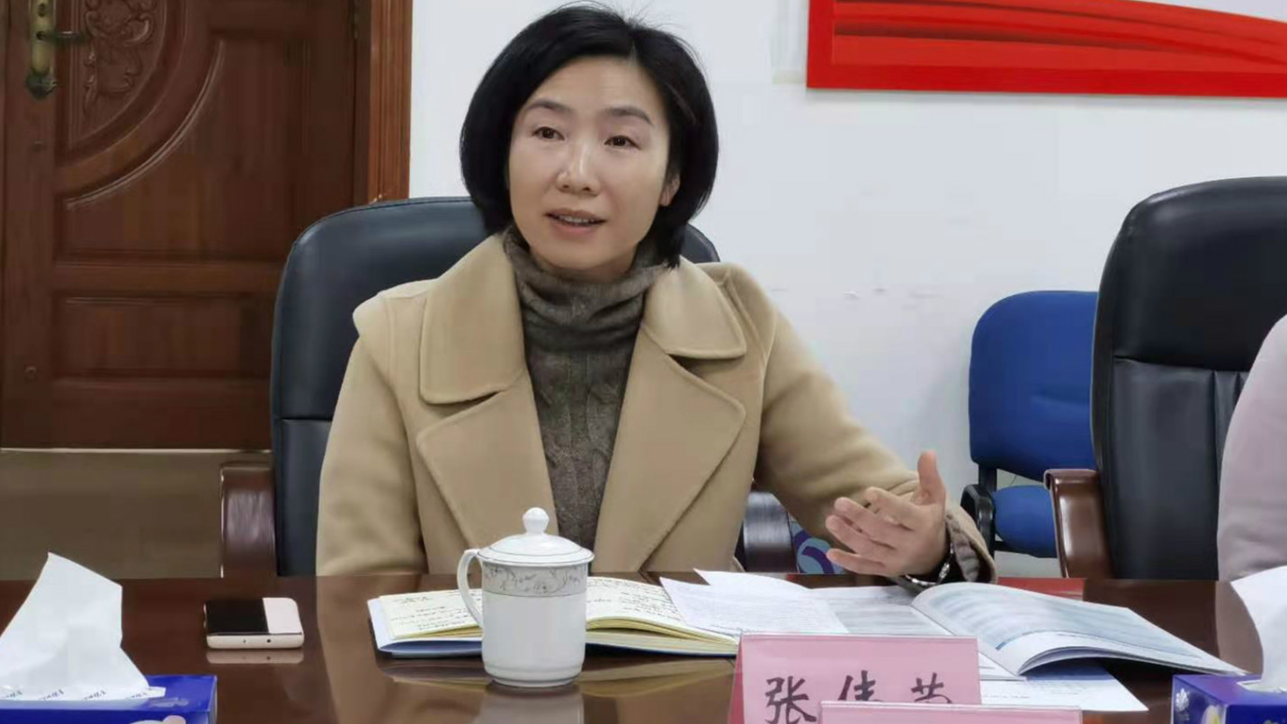 惠州市人社局局长张伟荣,副局长范卫萍以及人社局相关职能部门负责人